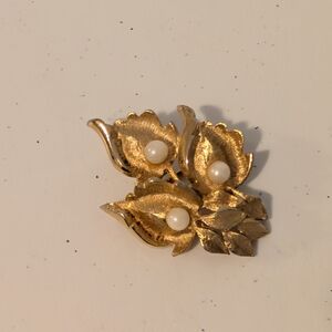 Vintage Gold Tone Brooch
